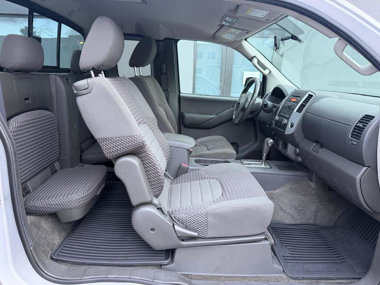Used 2012 Nissan Frontier SV RWD image 13
