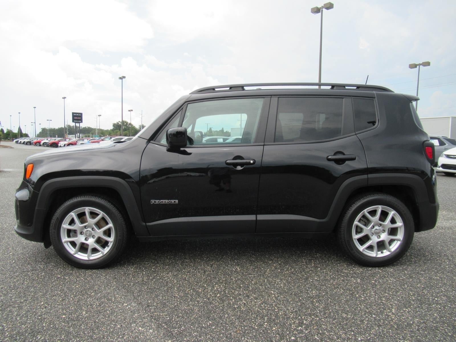 Used 2020 Jeep Renegade Latitude FWD image 4