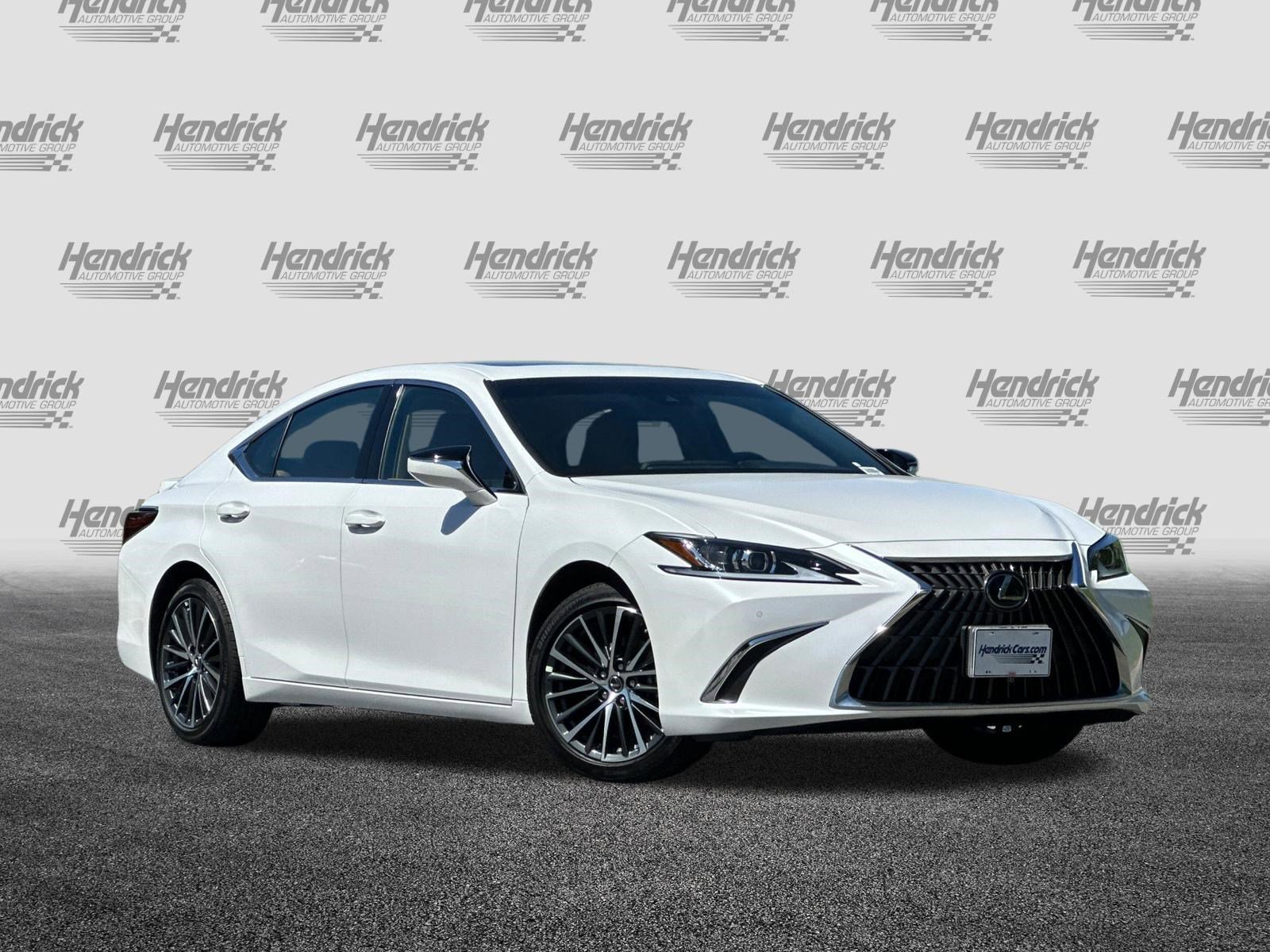 Used 2025 Lexus ES 300h w/ Premium Package image 2