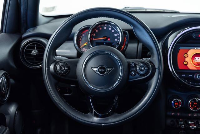 Used 2020 MINI Cooper 4-Door Hardtop image 14