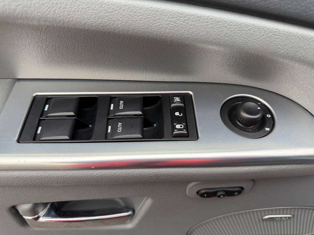 Used 2007 Jeep Grand Cherokee SRT8 w/ SRT Option Group I AWD/4WD image 25