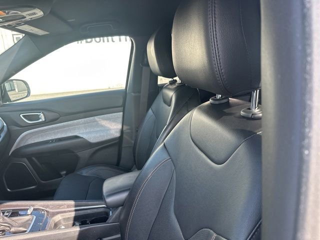 Used 2023 Jeep Compass Latitude AWD/4WD image 11