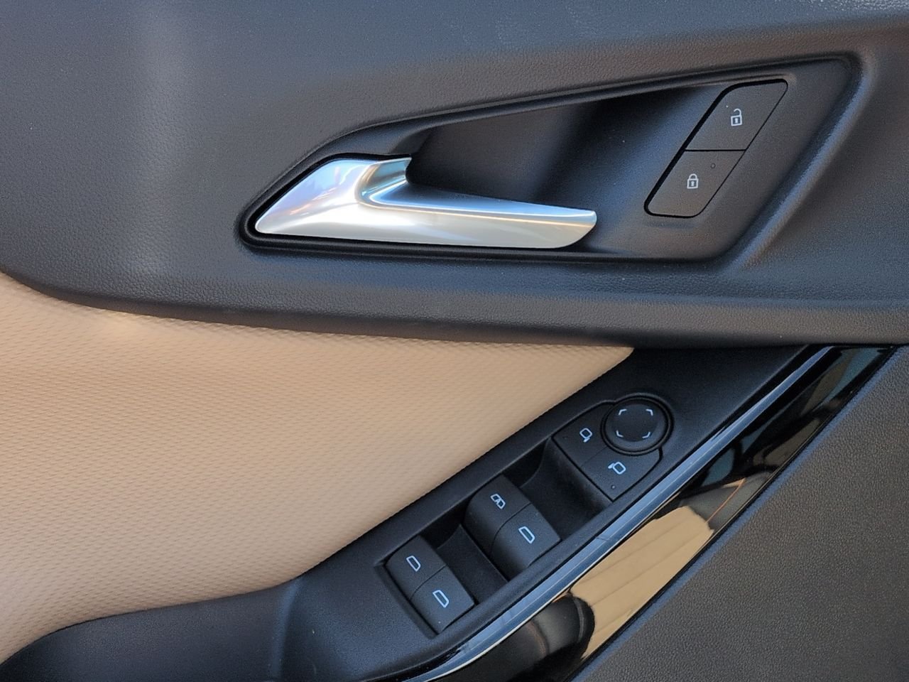 New 2026 Chevrolet Equinox ACTIV FWD image 24