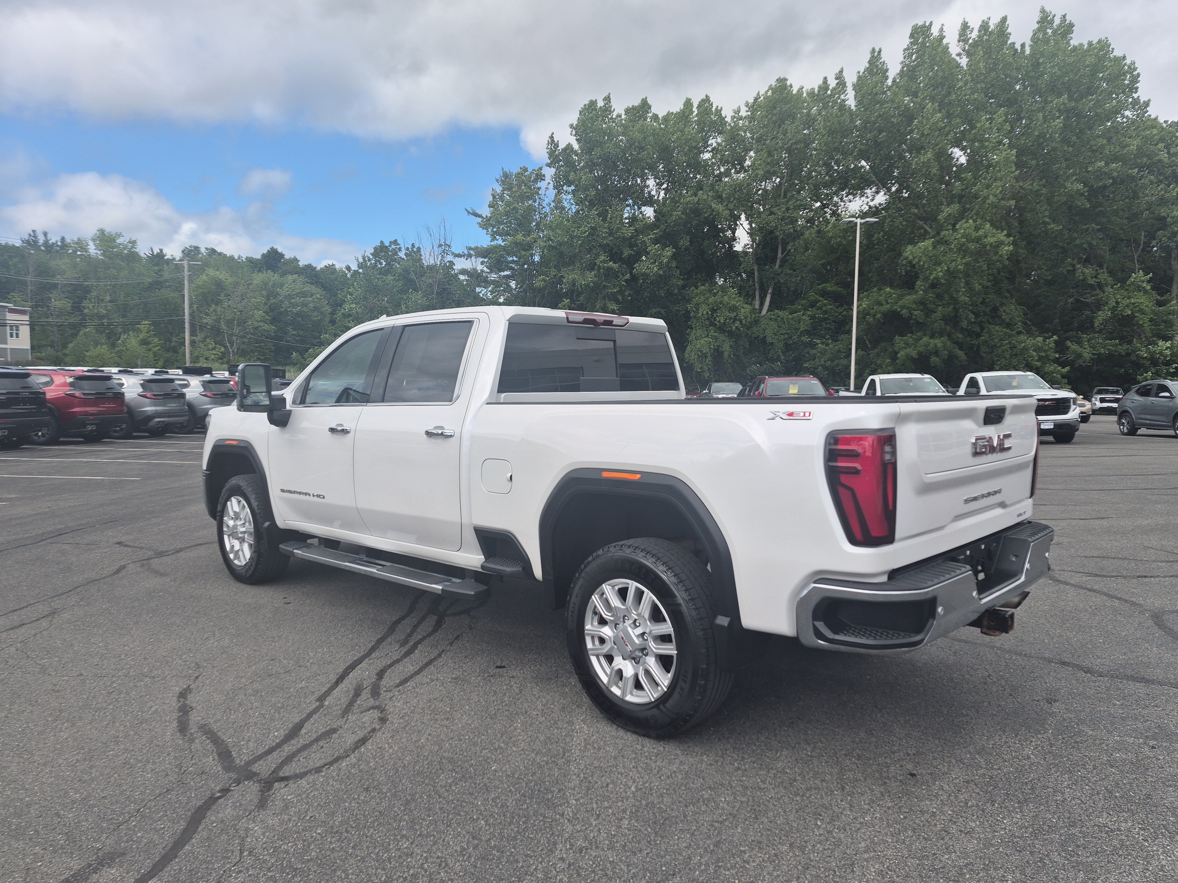 Used 2024 GMC Sierra 2500 SLT w/ SLT Premium Package AWD/4WD image 3
