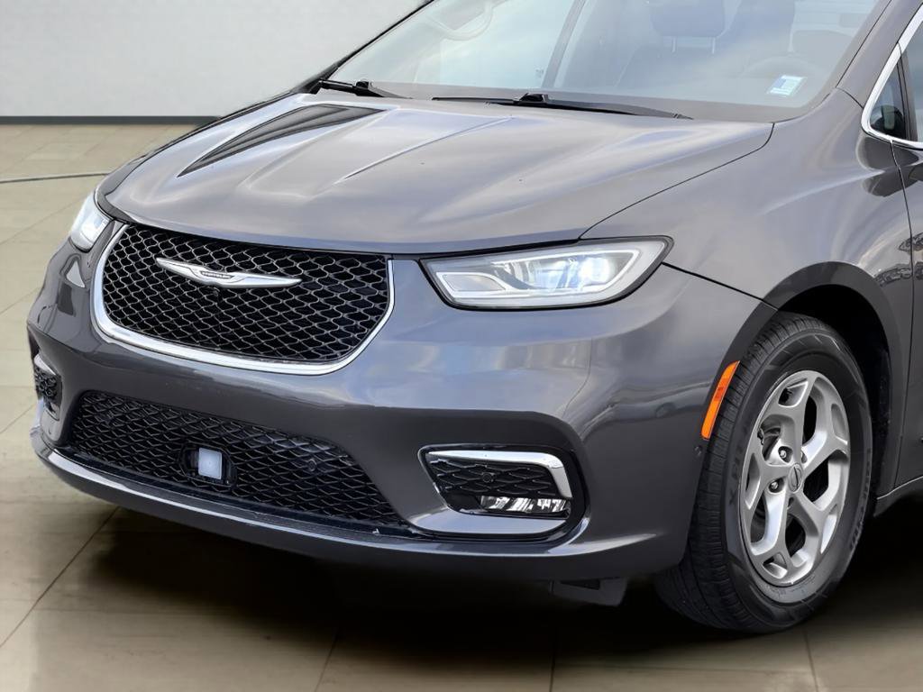 Used 2022 Chrysler Pacifica Limited FWD image 41
