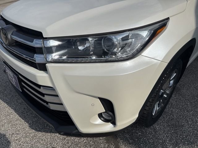 Used 2019 Toyota Highlander Limited Platinum AWD/4WD image 11