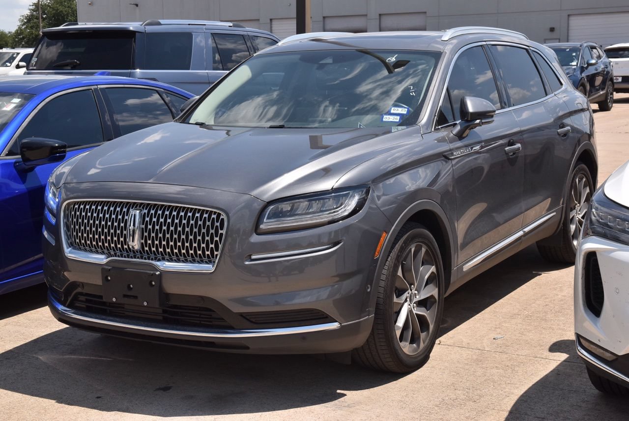 Used 2023 Lincoln Nautilus Reserve w/ Equipment Group 201A FWD image 2
