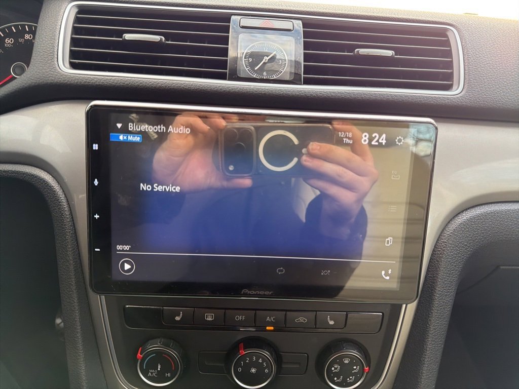 Used 2014 Volkswagen Passat 1.8T Wolfsburg Edition image 17