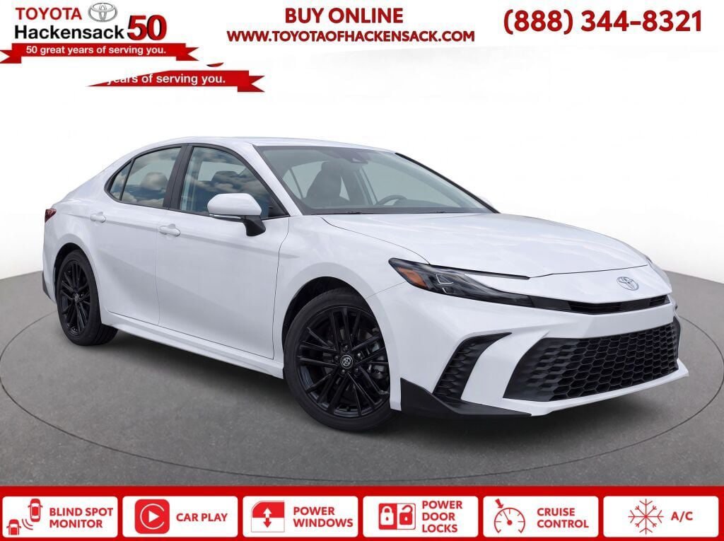 Used 2025 Toyota Camry SE FWD image 1