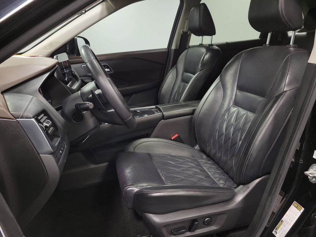 Used 2021 Nissan Rogue Platinum image 13