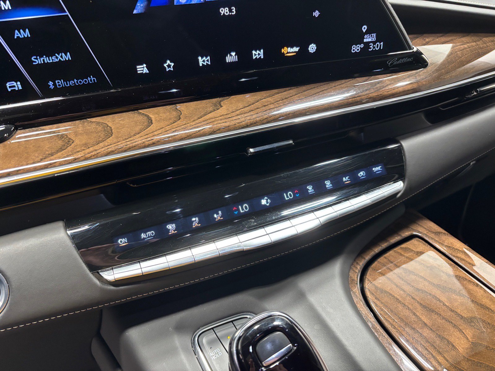 Used 2023 Cadillac Escalade Sport Platinum w/ LPO, ONYX Package AWD/4WD image 16