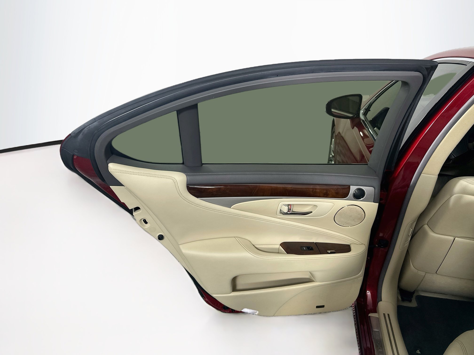 Used 2013 Lexus LS 460 w/ Comfort Pkg RWD image 26