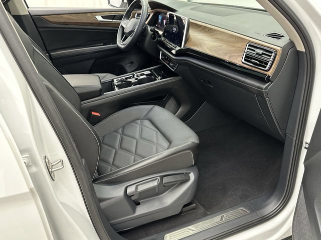 Used 2024 Volkswagen Atlas SE AWD/4WD image 25