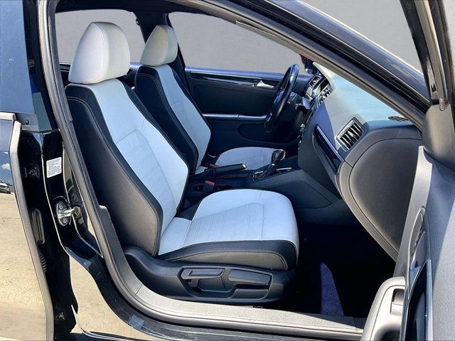 Used 2015 Volkswagen Jetta Sport FWD image 9