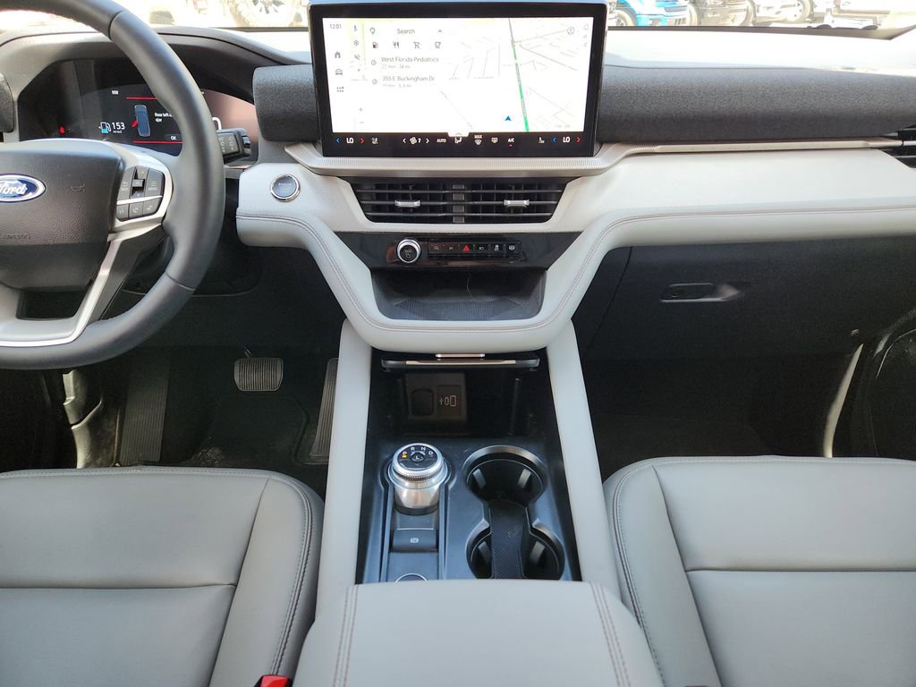 Used 2025 Ford Explorer Active w/ Active Comfort Package image 15