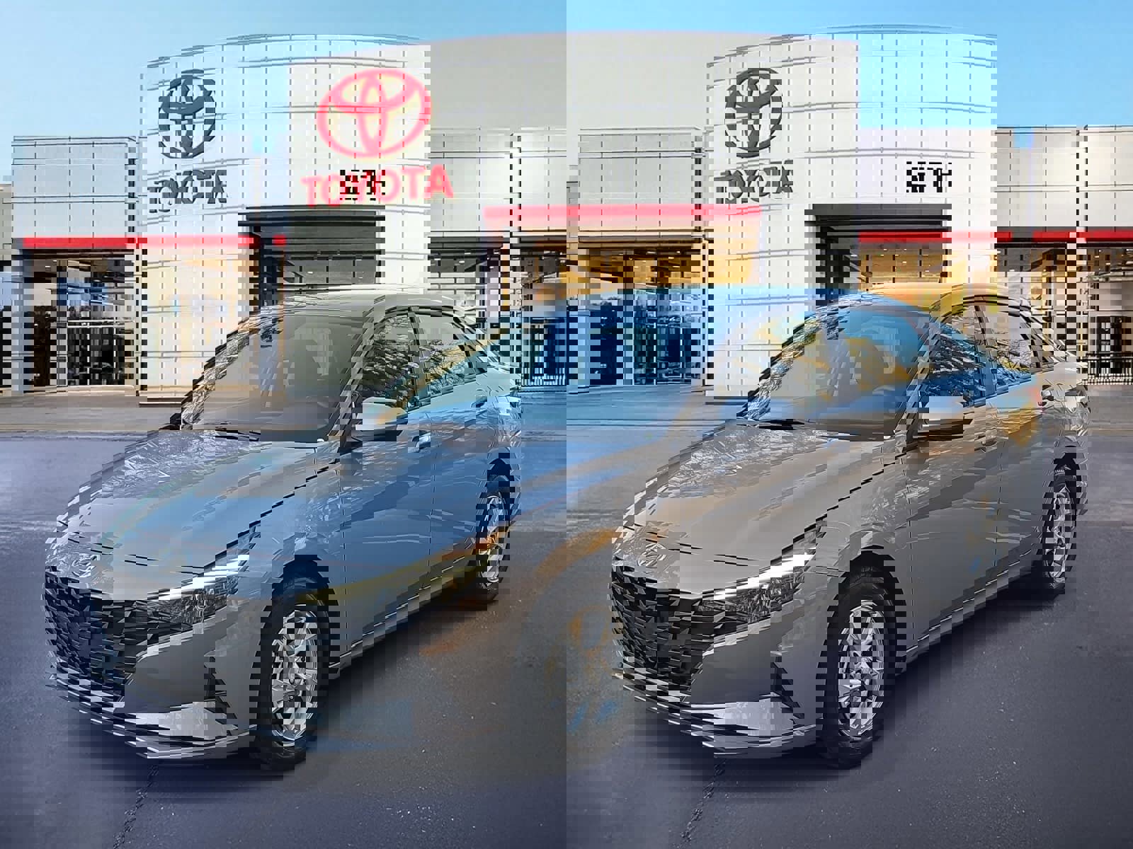 Used 2023 Hyundai Elantra SE