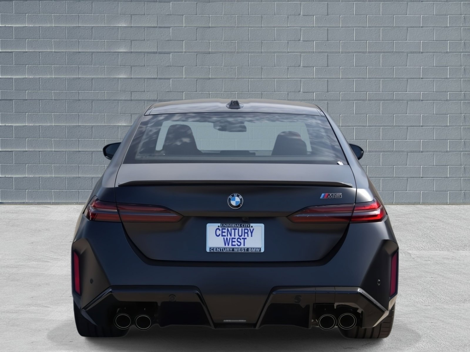 New 2026 BMW M5 AWD w/ Carbon Package image 4
