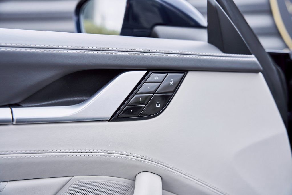 Used 2021 Porsche 911 Turbo S image 31