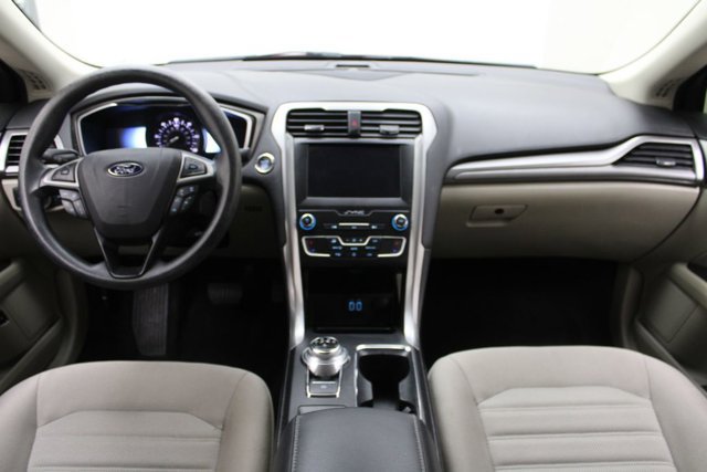 Certified 2019 Ford Fusion SE FWD image 5