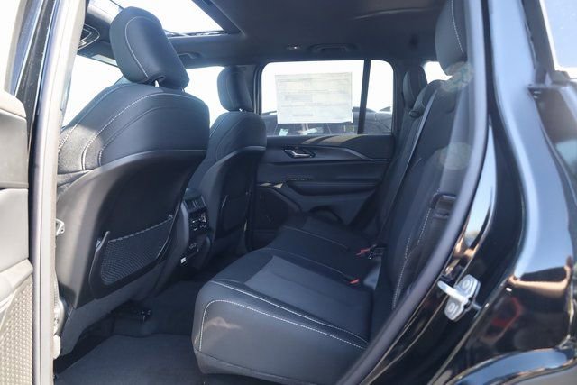 New 2025 Jeep Grand Cherokee Laredo w/ Luxury Tech Group I image 20