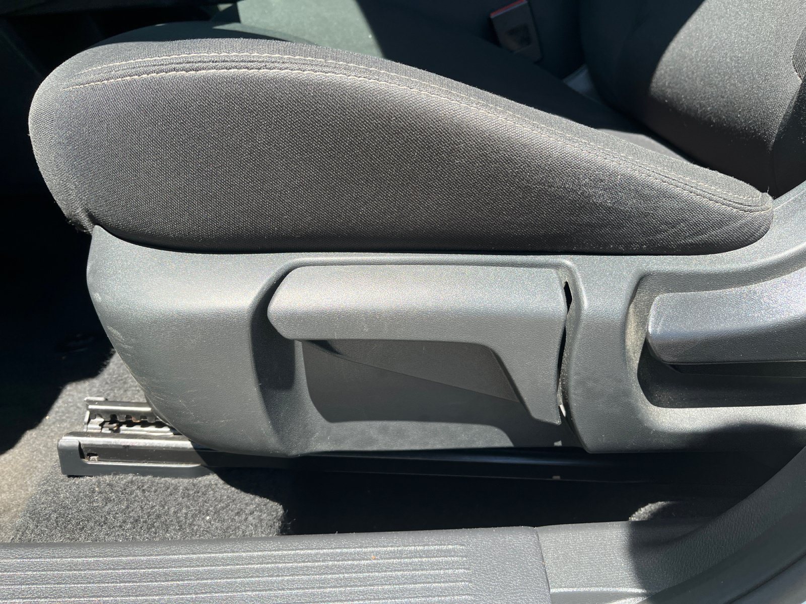 Used 2024 Nissan Rogue S AWD/4WD image 20