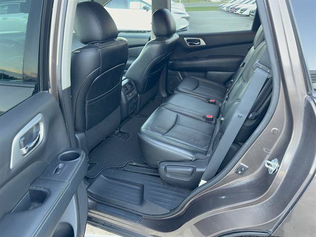 Used 2015 Nissan Pathfinder Platinum FWD image 19