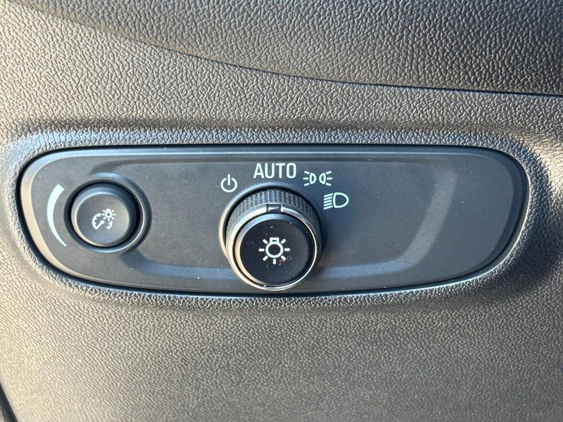 Used 2023 Chevrolet Equinox LT image 16