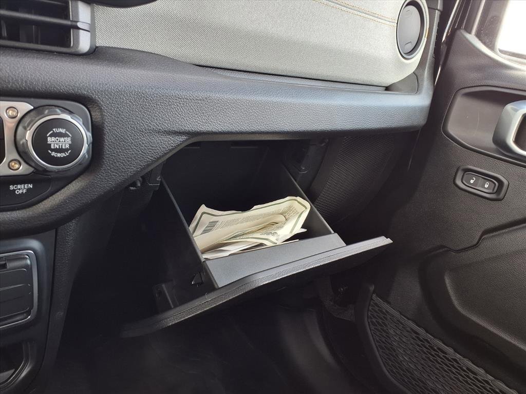 Used 2024 Jeep Wrangler Sport S image 30