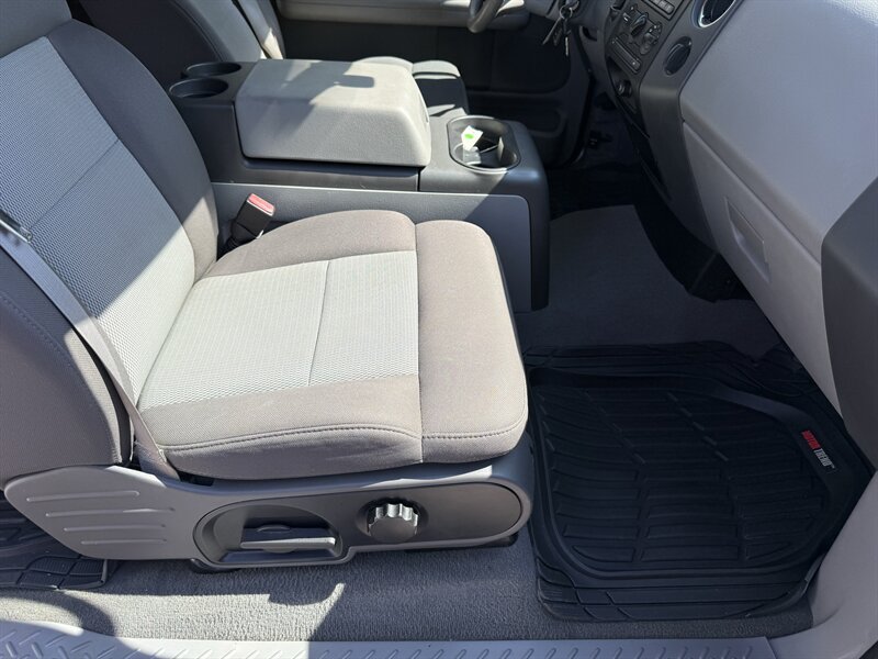 Used 2005 Ford F150 XLT RWD image 10
