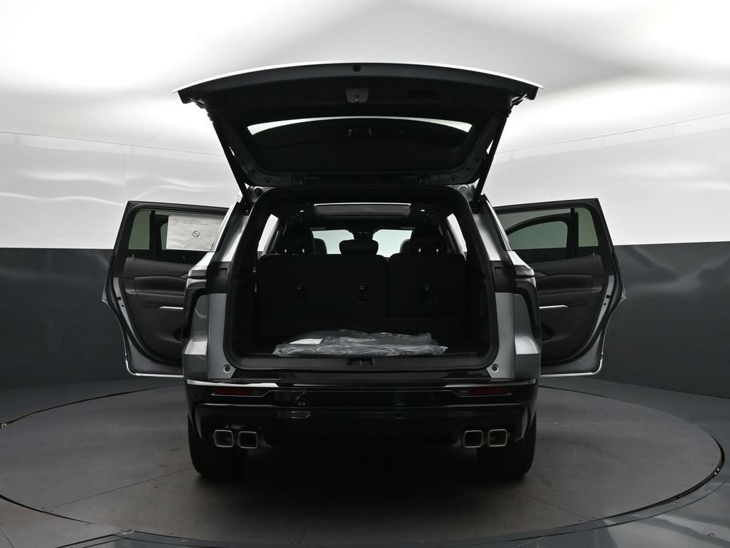 New 2026 Chevrolet Traverse RS w/ LPO, Floor Liner Package FWD image 51