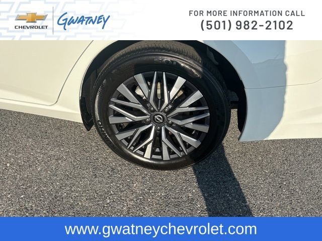 Used 2025 Nissan Altima 2.5 SV FWD image 10