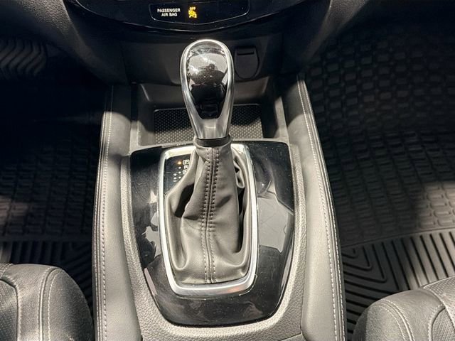 Used 2018 Nissan Rogue SL image 17