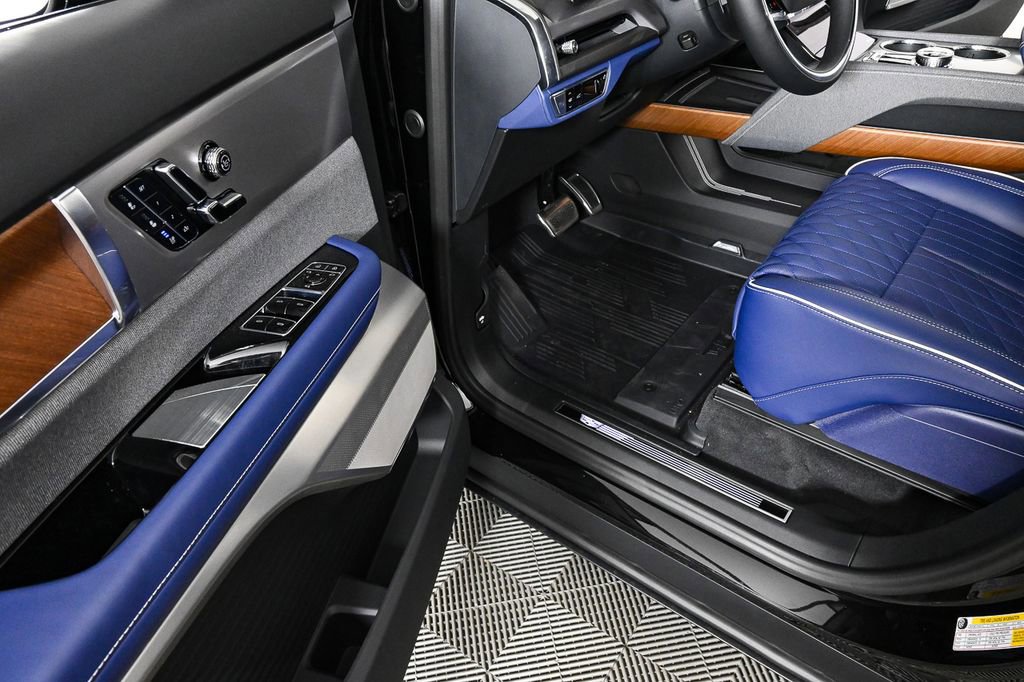 New 2026 Cadillac Vistiq Premium Luxury image 7