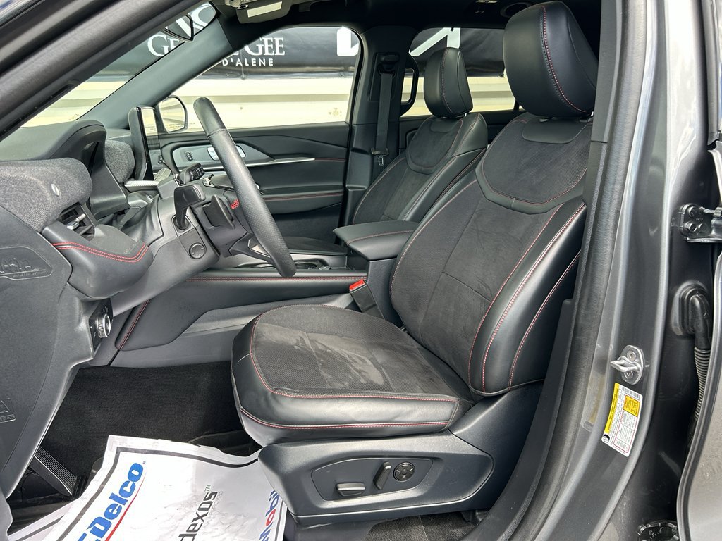 Used 2025 Ford Explorer ST AWD/4WD image 10