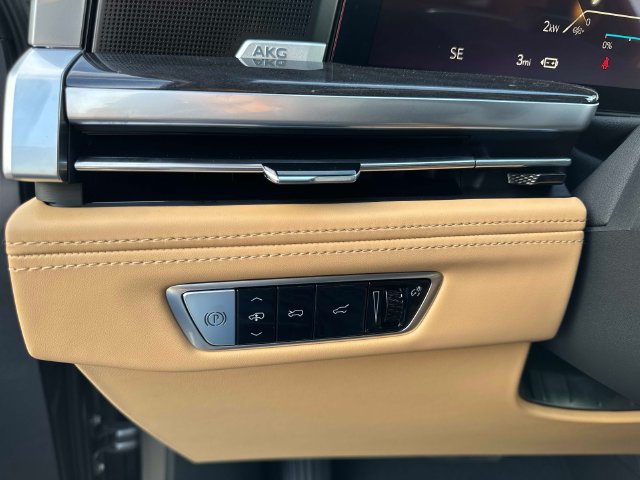 New 2026 Cadillac Escalade IQL Sport 2 w/ LPO, ONYX Package AWD/4WD image 31