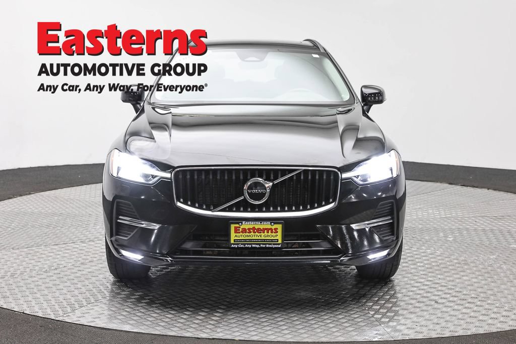 Used 2023 Volvo XC60 B5 Core FWD image 2