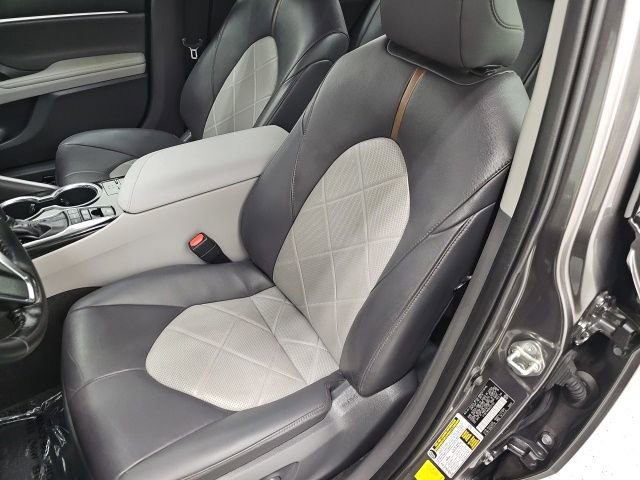 Used 2019 Toyota Camry XLE image 15