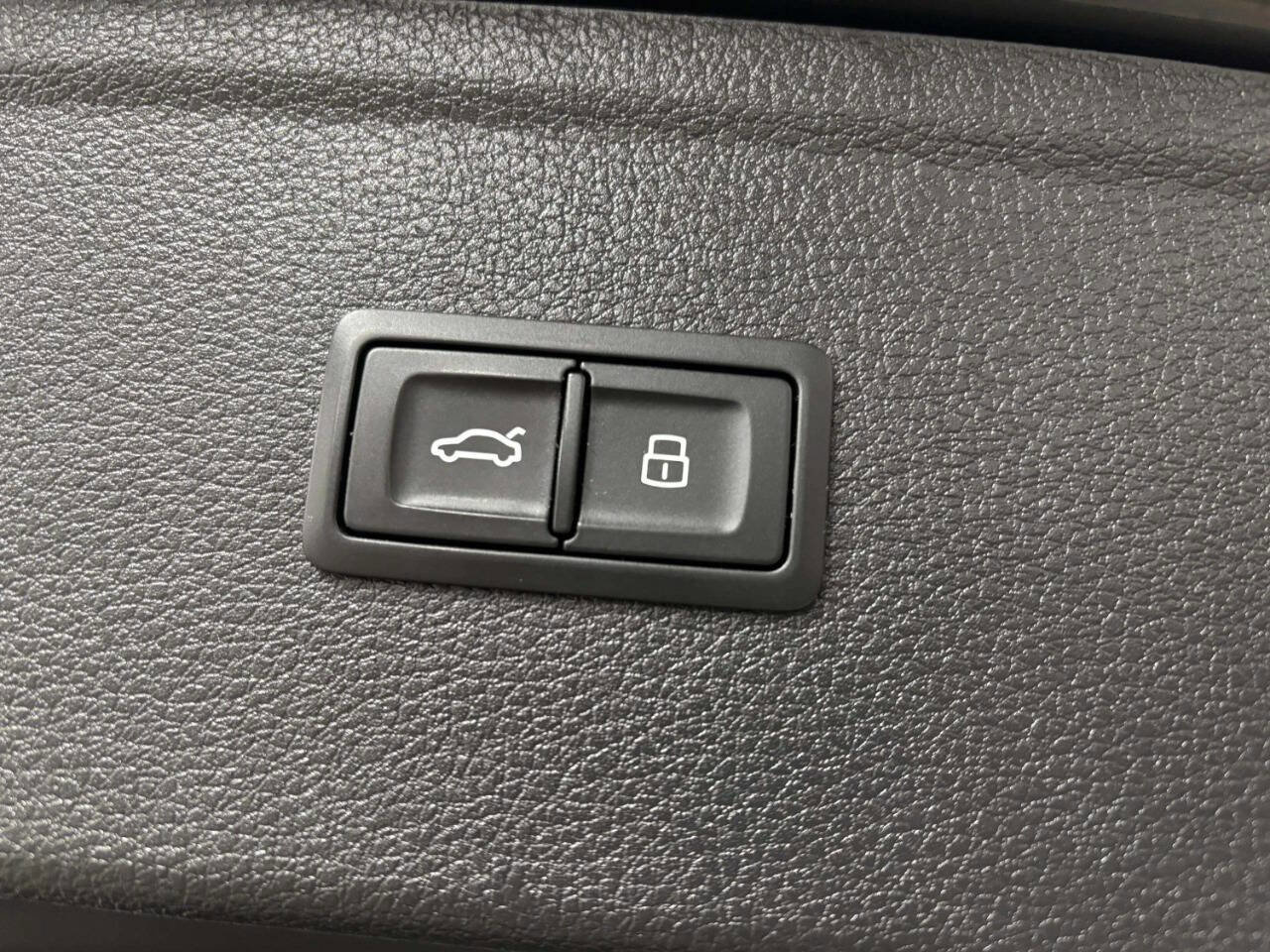 Used 2018 Audi Q5 2.0T Premium Plus w/ Premium Plus Package image 19