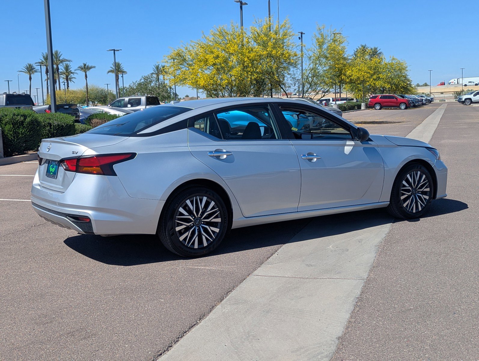 Used 2024 Nissan Altima 2.5 SV image 5