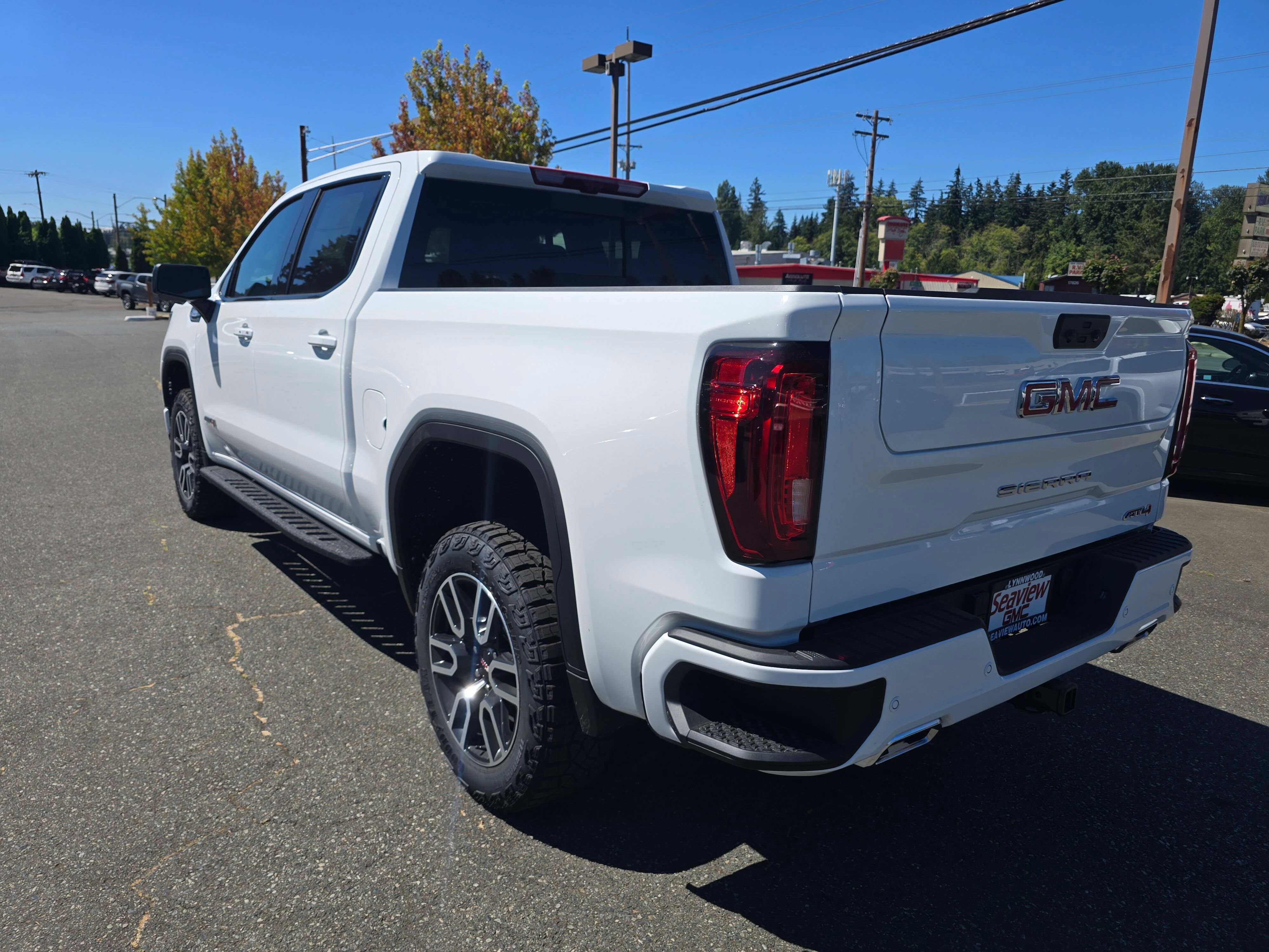 New 2026 GMC Sierra 1500 AT4 w/ AT4 Premium Package AWD/4WD image 5