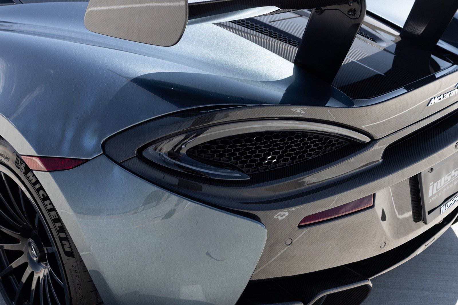 Used 2020 McLaren 620R RWD image 37