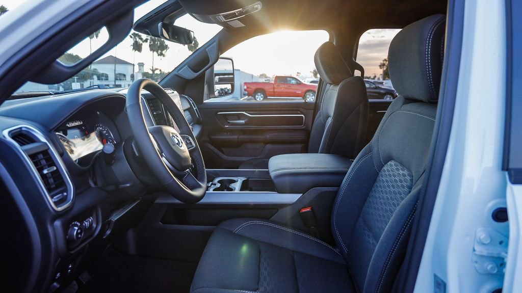 New 2025 RAM 1500 4x4 Crew Cab image 18