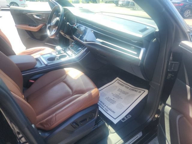 Used 2021 Audi Q8 Prestige w/ Prestige Package AWD/4WD image 12