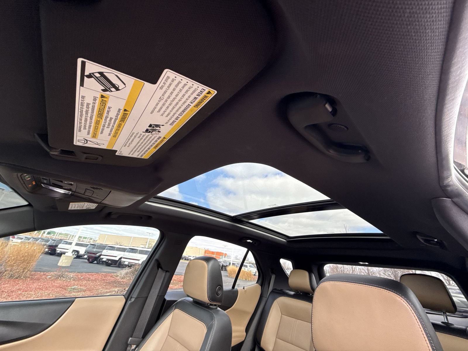 Used 2023 Chevrolet Equinox Premier AWD/4WD image 24