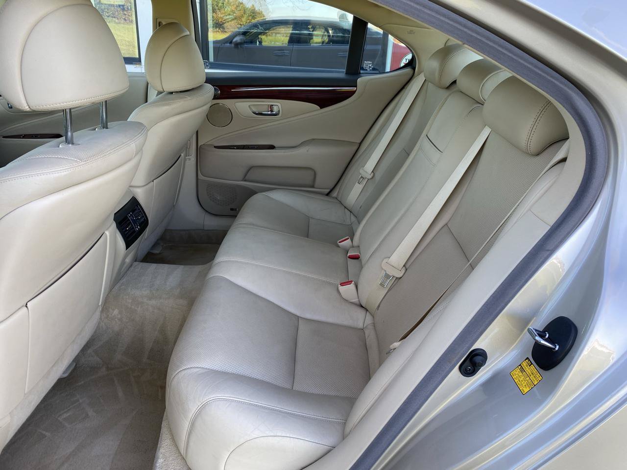 Used 2011 Lexus LS 460 AWD w/ Luxury Value Edition image 27