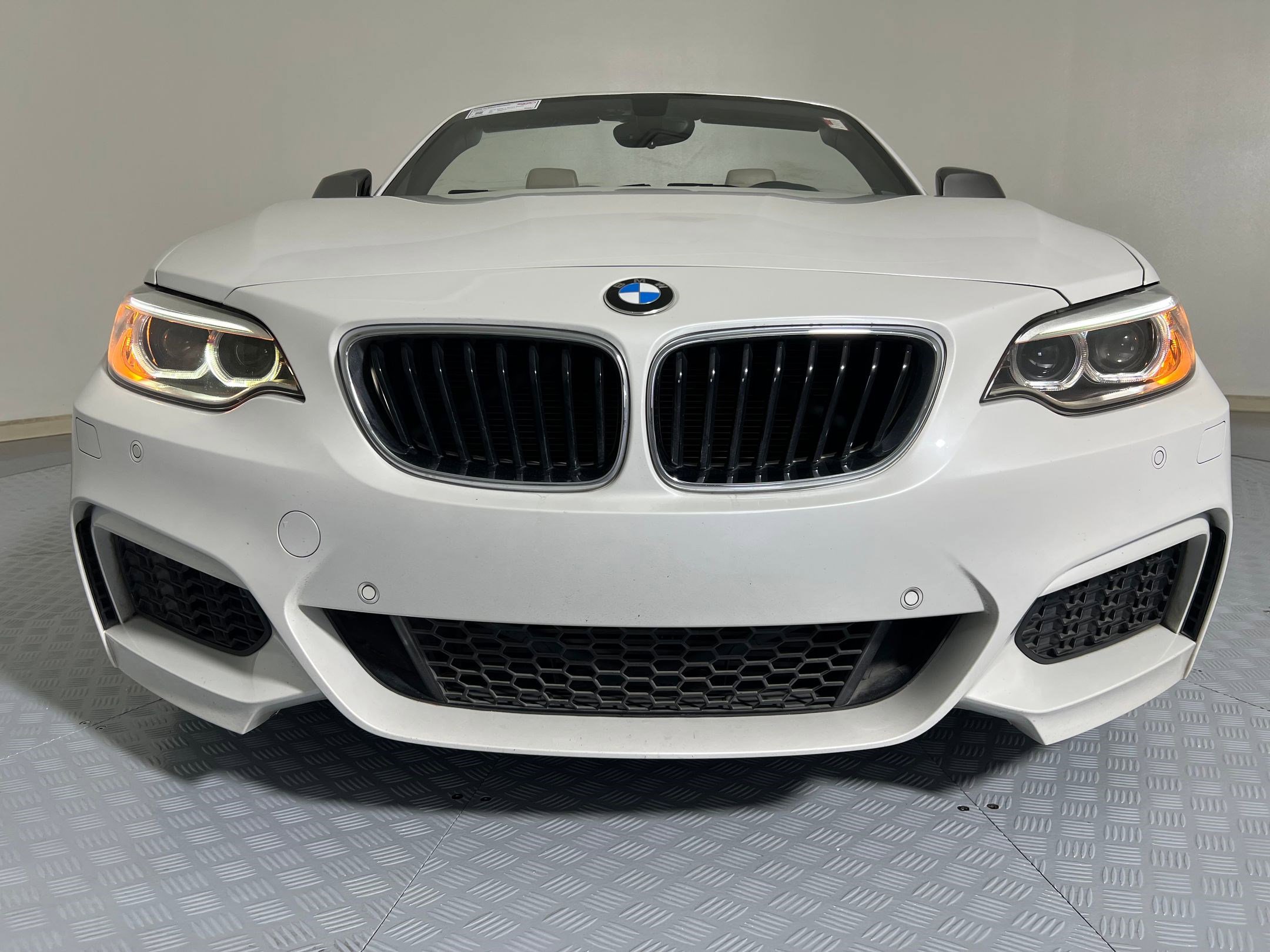 Used 2016 BMW M235i Convertible image 6