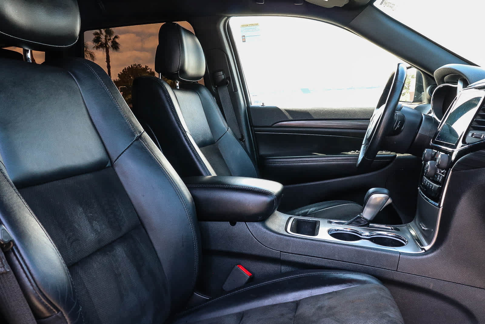 Used 2019 Jeep Grand Cherokee Altitude RWD image 26