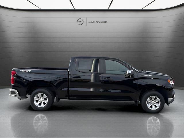 Used 2025 Chevrolet Silverado 1500 LT image 2