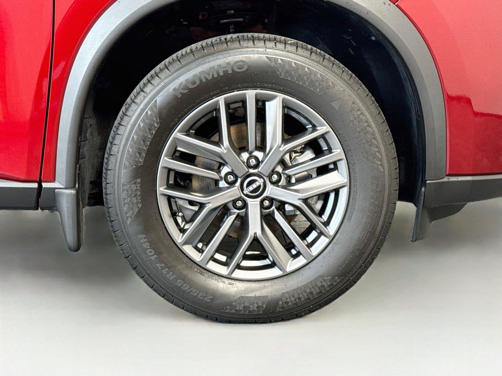 Used 2026 Nissan Rogue S FWD image 40