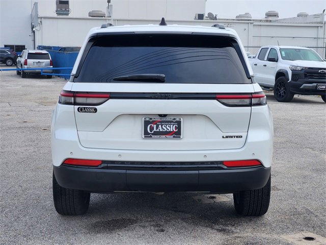 Used 2023 Jeep Grand Cherokee Limited w/ Black Appearance Package image 6